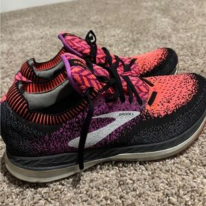 Brooks Women's Black and Pink Athletic Shoes